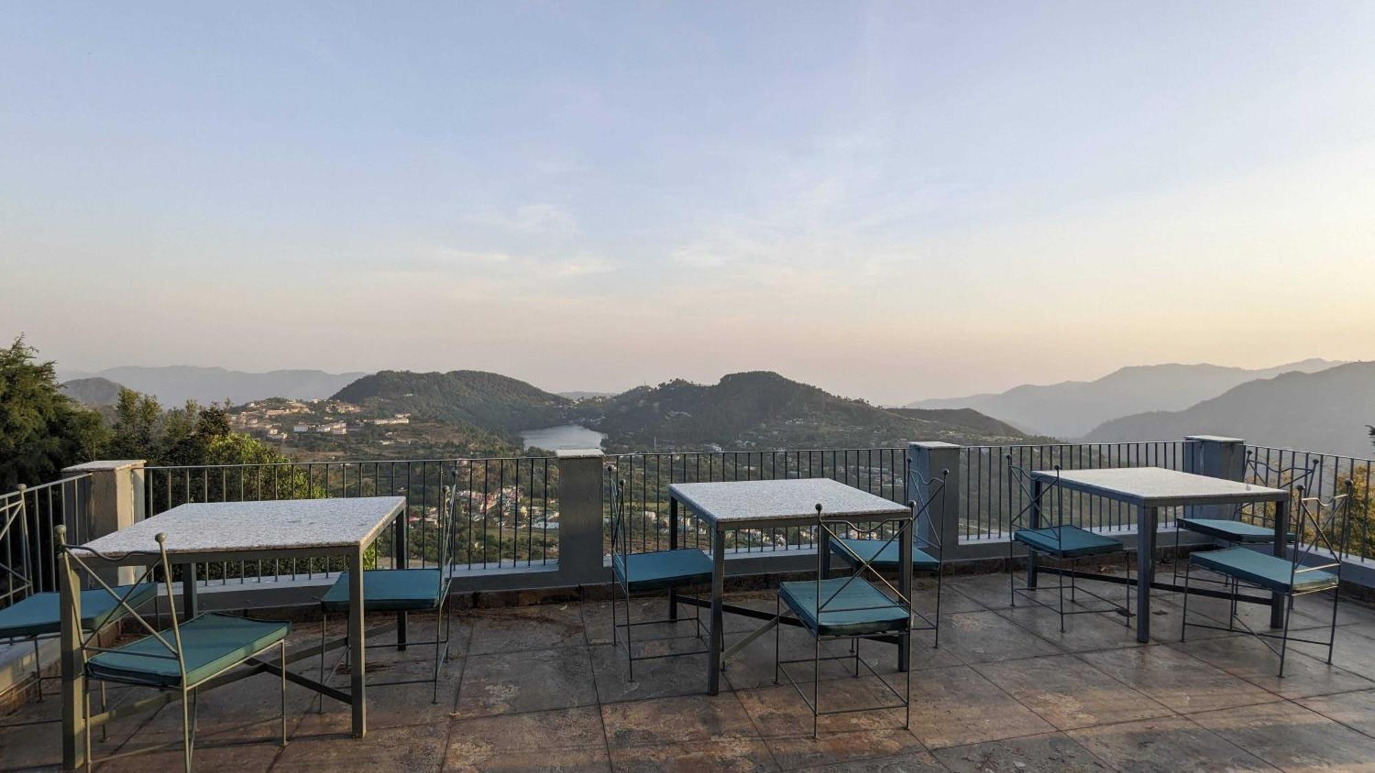 Amã Stays & Trails Godhuli Timur, Naukuchiatal Nainital Exterior photo